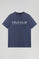 Camiseta básica azul denim con print icónico en el pecho