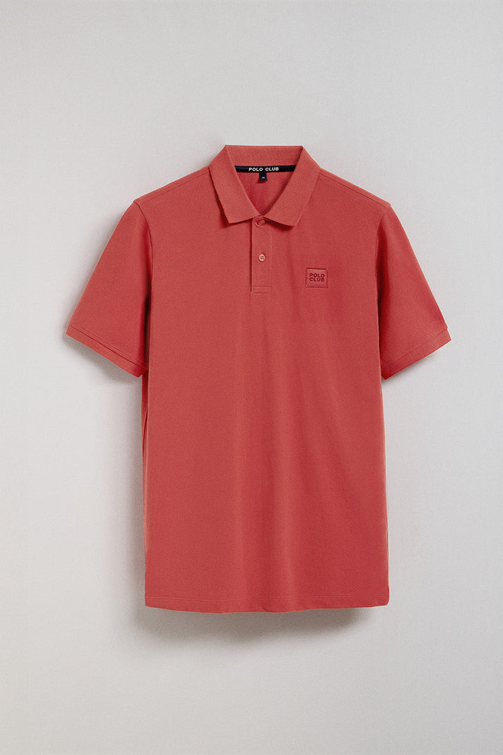 Poloshirt Portos terrakotta mit zwei Knöpfen und gummiertem Polo Club Twill-Aufnäher