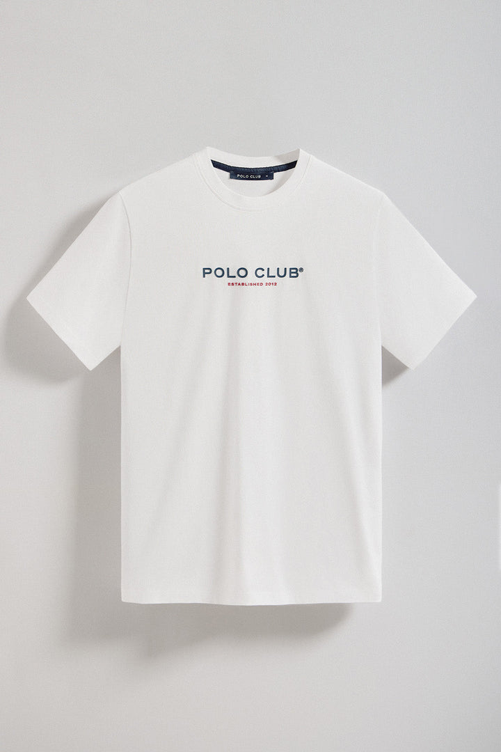 Koszulka w kolorze białym z okrągłym kołnierzykiem i gumowanym logo Minimal Title Polo Club