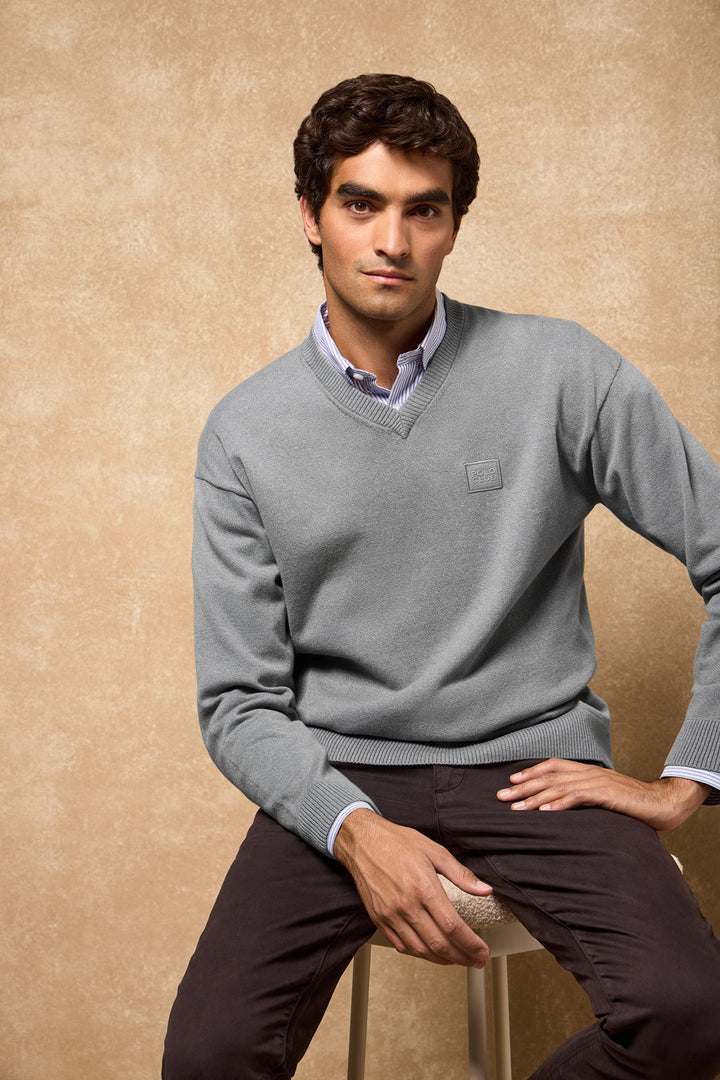 Strickpullover Kendrick grau meliert mit V-Kragen und Polo Club Details