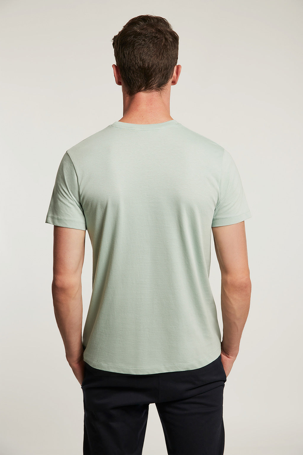 Camiseta orgánica verde pastel con estampación gráfica | HOMBRE  | POLO CLUB