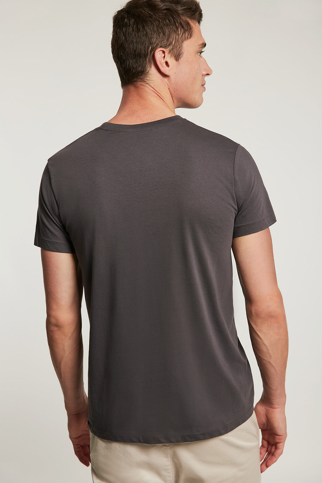 Camiseta orgánica gris plomo con estampación gráfica | HOMBRE  | POLO CLUB