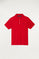 Czerwona dziecięca koszulka polo z krótkim rękawem i kontrastującym wyszywanym logo