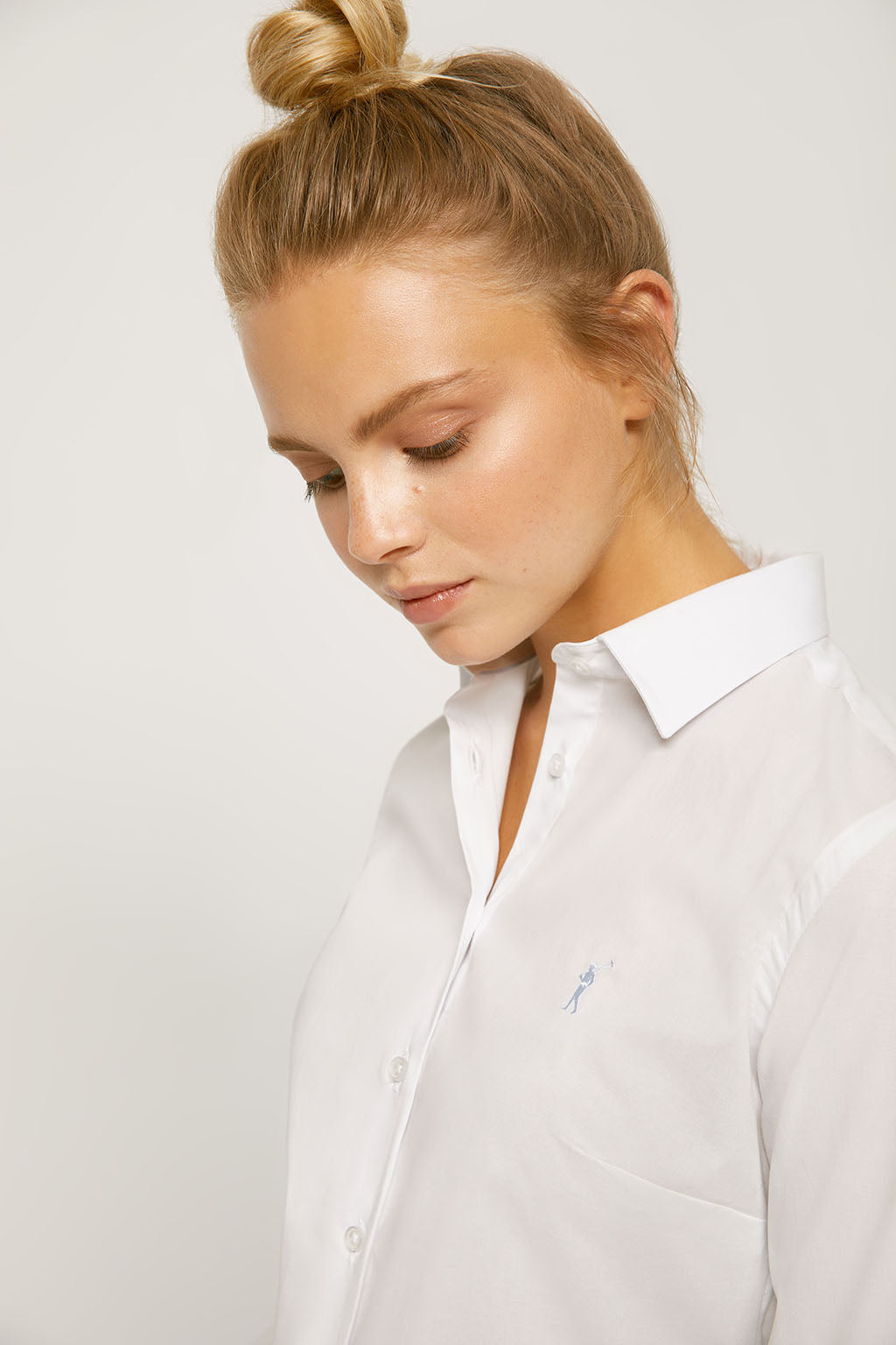 Camisa entallada blanca de popelín con logo bordado | MUJER  | POLO CLUB