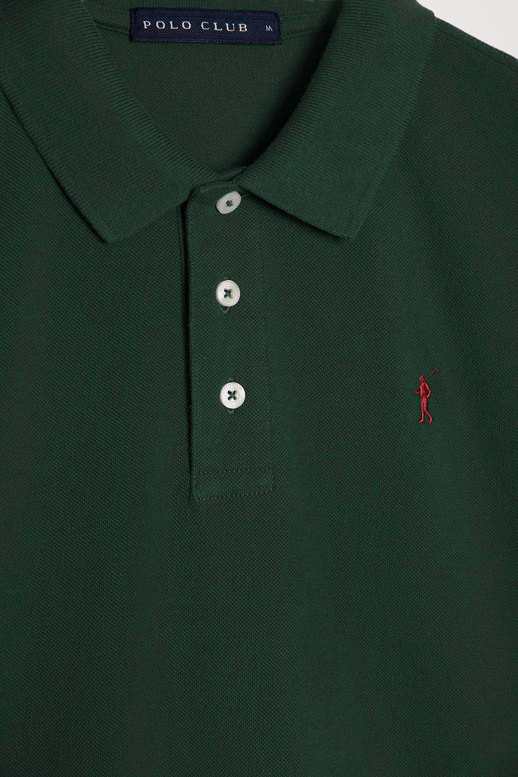 Polo verde botella piqué con tapeta de tres botones y logo bordado en contraste | HOMBRE  | POLO CLUB