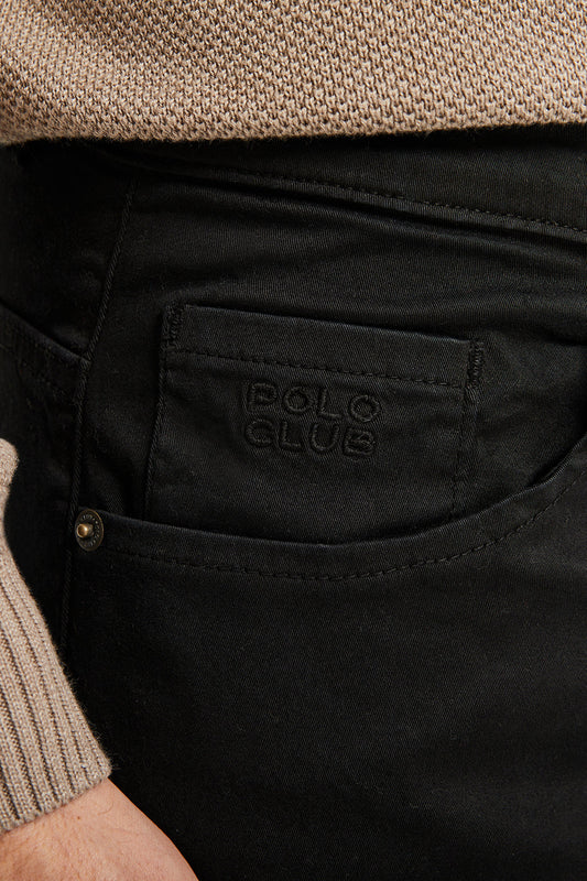 Zwarte broek met vijf zakken en geborduurd logo