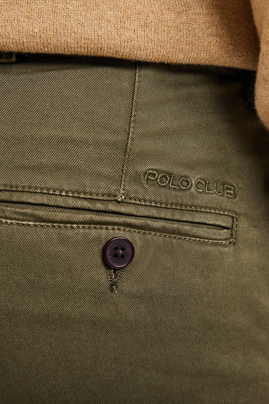 Chinohose Slim Fit dunkelgrün mit Polo Club Logo auf der Gesäßtasche