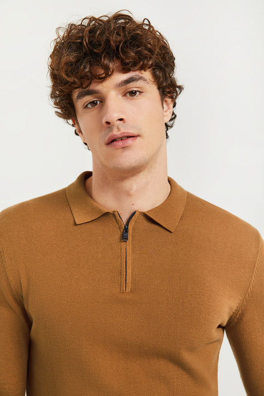 Brown half-zip polo-collar jumper with detail on sleeve