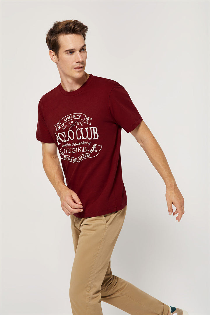 Maroon short-sleeve T-shirt with chest print