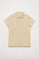 Kurzärmliges Piqué-Poloshirt sandfarben mit Rigby Go Logo