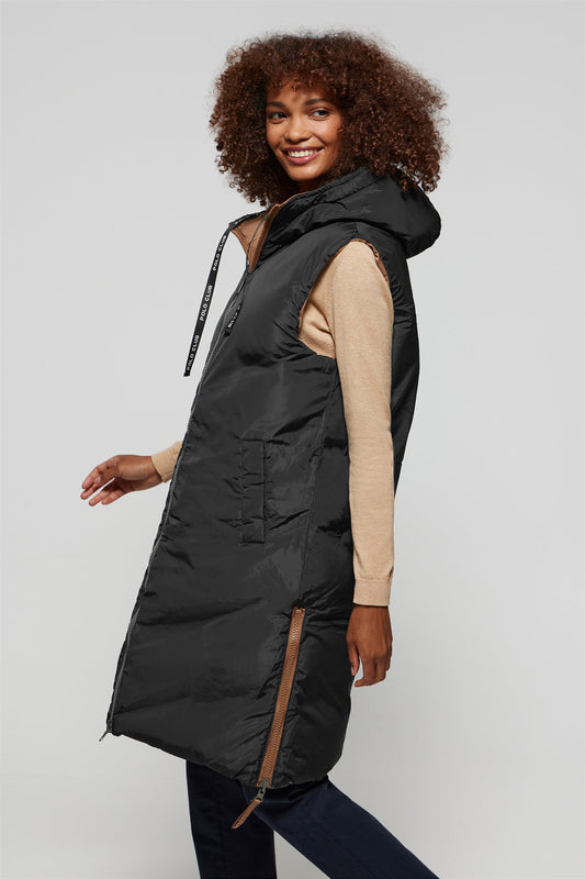 Camel vest with enveloping hood and Polo Club details
