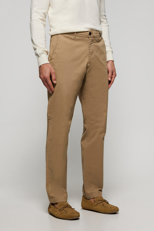Pantaloni chino color cammello regular fit con dettagli Polo Club